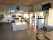 Große Küche mit Aufenthaltsraum