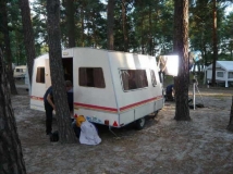 aufgebaut- Klappe, die erste