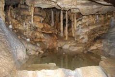 in der Grotte von Han