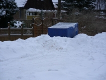 Transportanhänger im Schnee