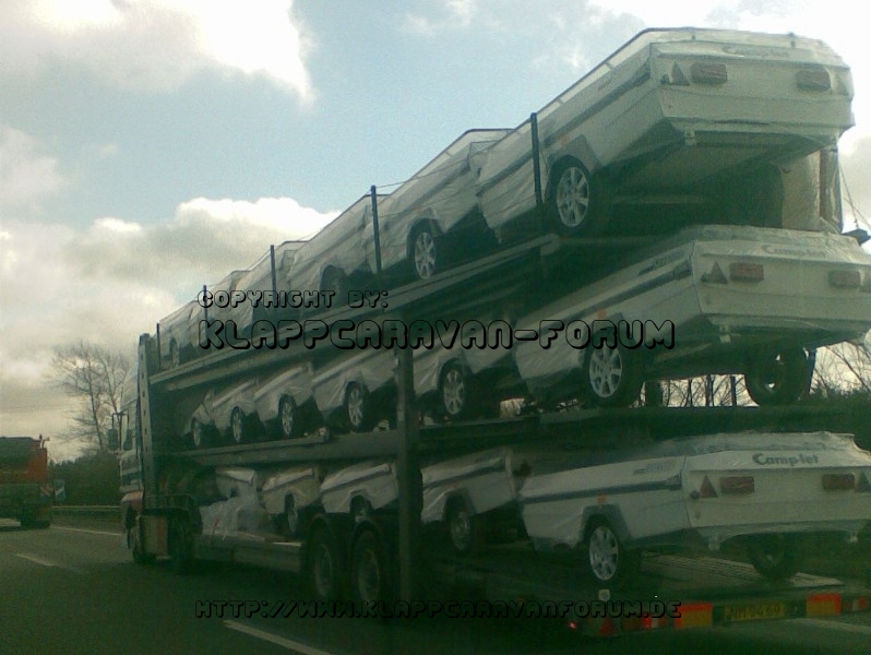 17 Camplet auf der Autobahn