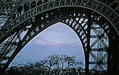 Eiffelturm von unten