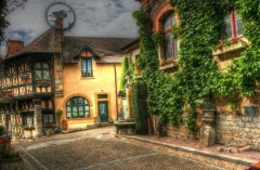 Blick in die Winkelgasse Bourbon-Lancy