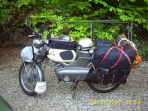 Kreidler Florett mit Campingausrüstung